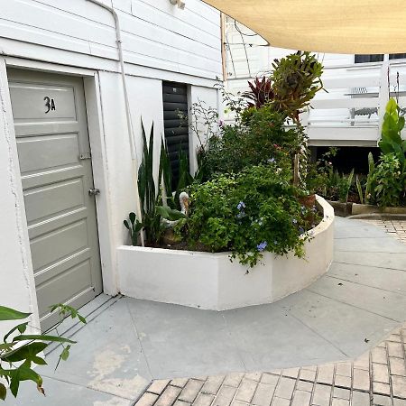 Blue Wave Guest House Caye Caulker Bagian luar foto