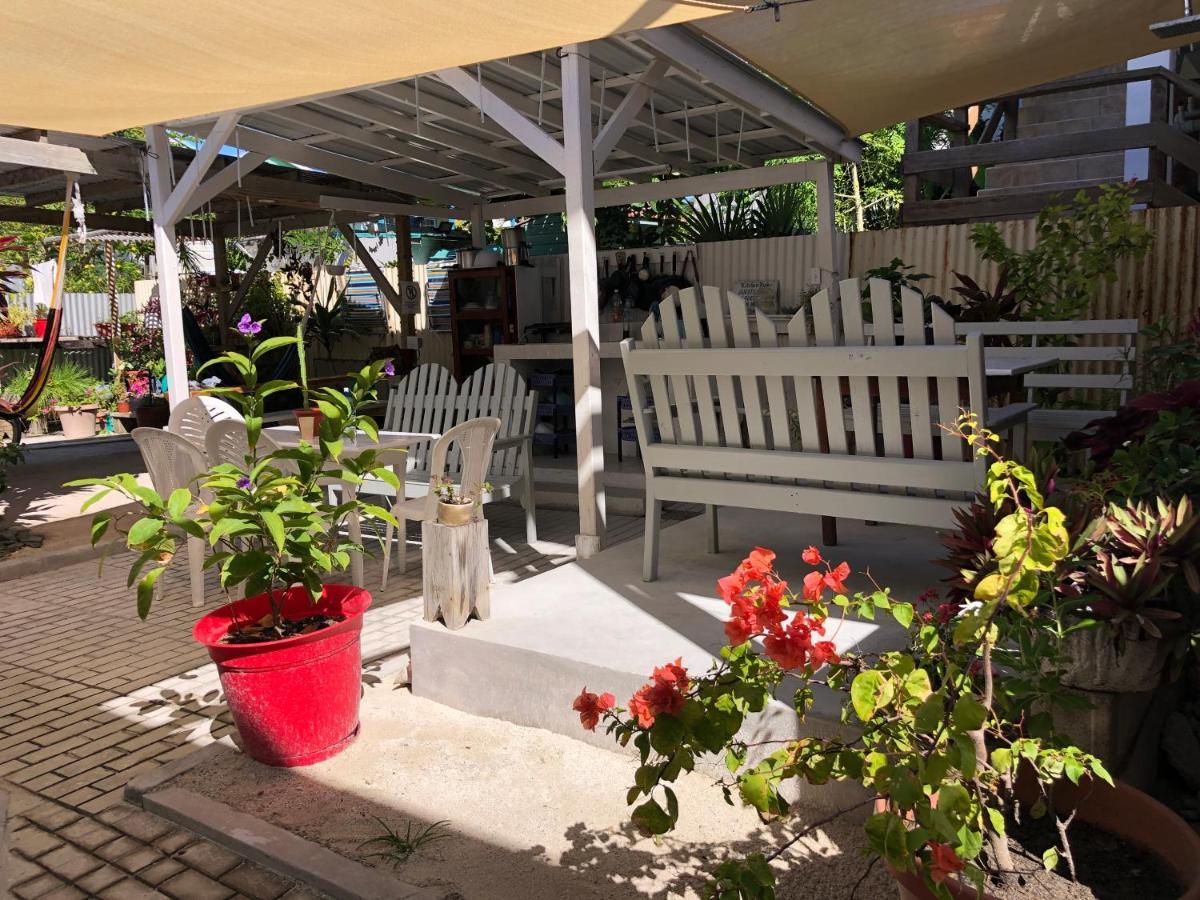 Blue Wave Guest House Caye Caulker Bagian luar foto