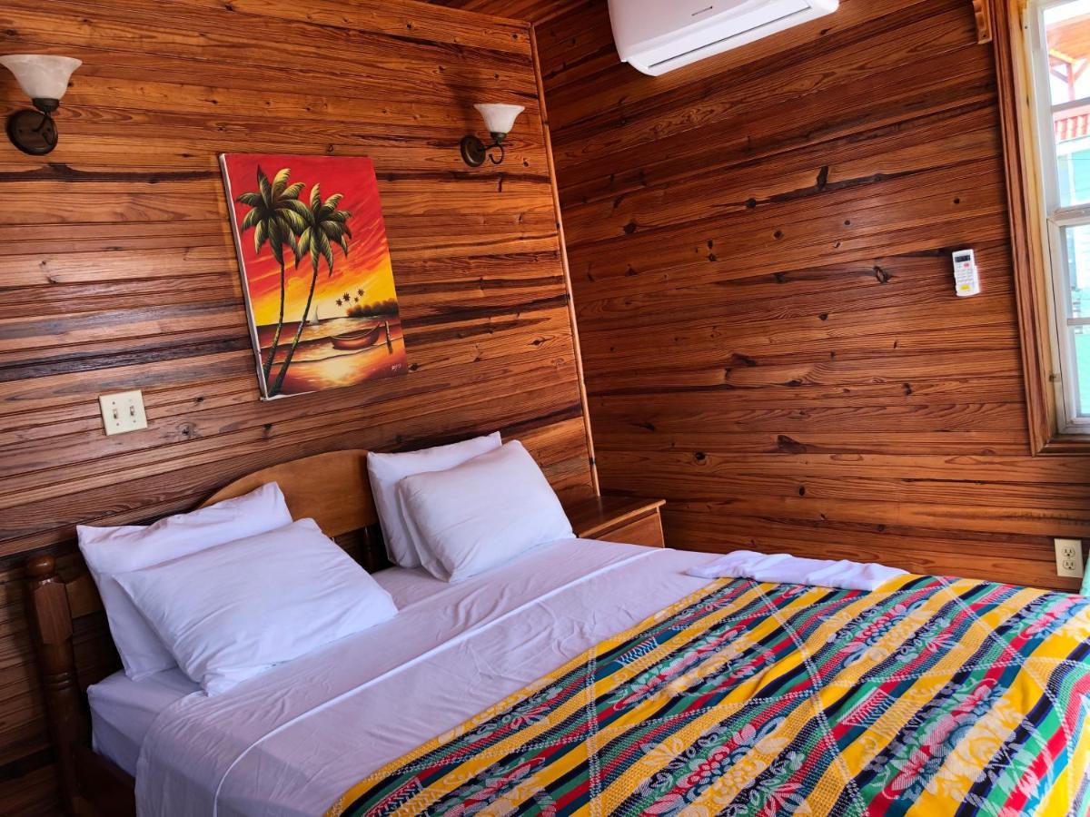 Blue Wave Guest House Caye Caulker Bagian luar foto