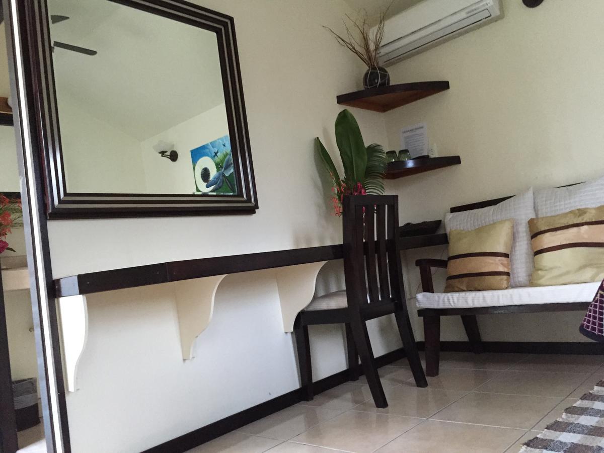 Blue Wave Guest House Caye Caulker Bagian luar foto