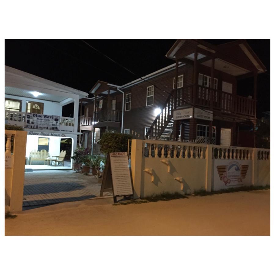 Blue Wave Guest House Caye Caulker Bagian luar foto