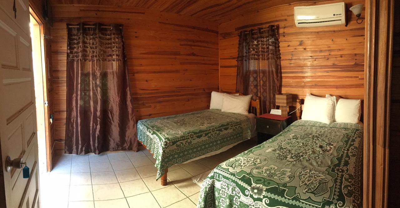 Blue Wave Guest House Caye Caulker Bagian luar foto