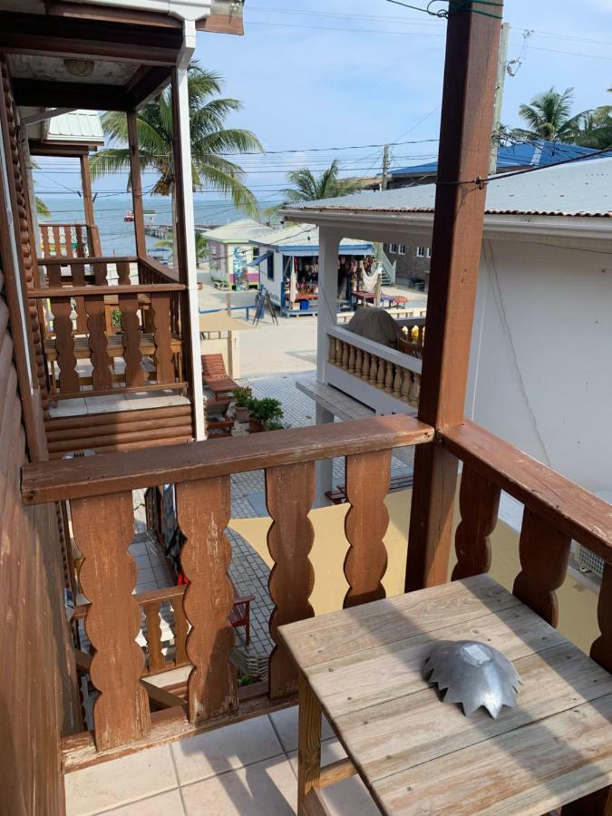 Blue Wave Guest House Caye Caulker Bagian luar foto