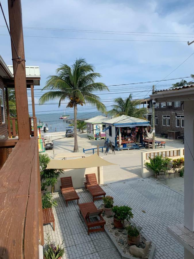 Blue Wave Guest House Caye Caulker Bagian luar foto