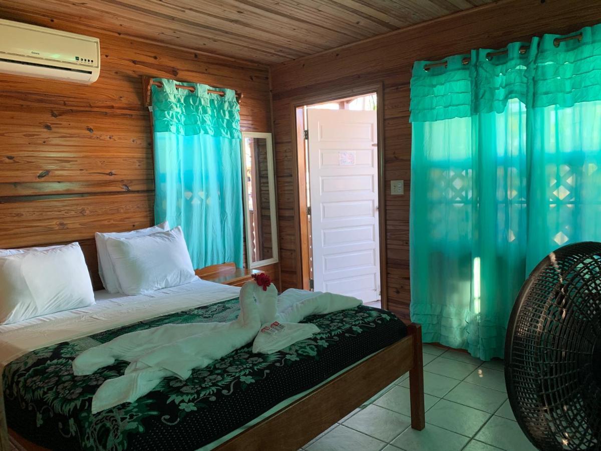 Blue Wave Guest House Caye Caulker Bagian luar foto